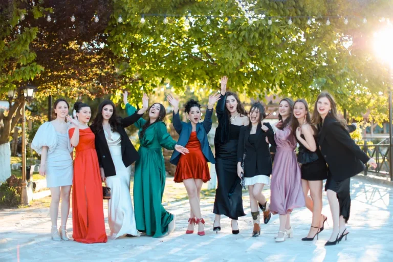 Gala Dinner Dress Code For Ladies